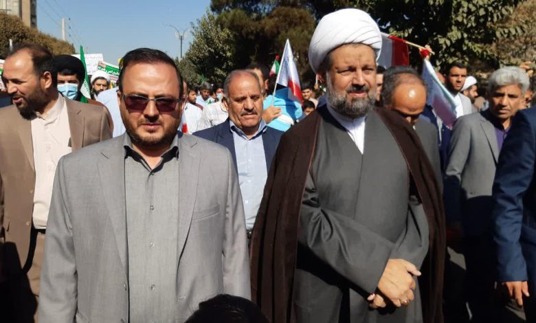 راهپیمایی یوم الله ۱۳ آبان در شهرستان رباط کریم