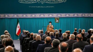 امام خامنه‌ای: عزت در سیاست خارجی یعنی نفی دیپلماسی التماسی/ انعطاف منافاتی با اصول ندارد