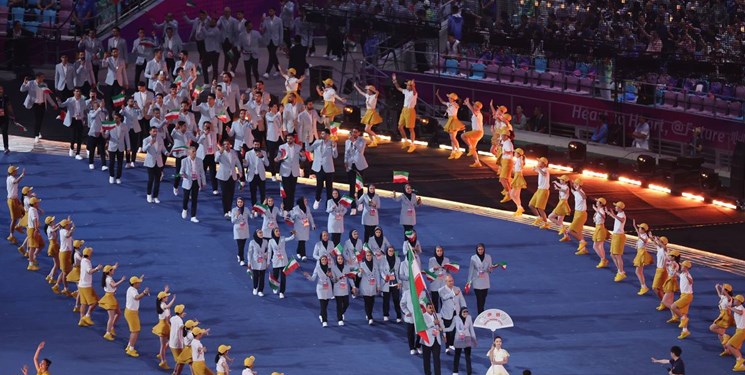 بازی‌های آسیایی| رژه کاروان کشورمان در مراسم افتتاحیه با نام شهید حججی+عکس
