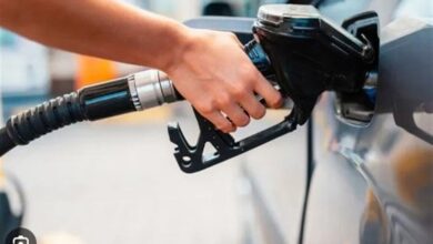 پیشنهاد خروج دولت از قیمت‌گذاری بنزین