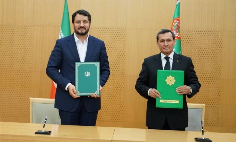 ۲ سند اجرایی به ارزش ۱ میلیارد دلار بین ایران و ترکمنستان امضا شد