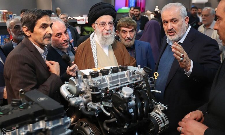 بازدید رهبر انقلاب از نمایشگاه توانمندیهای تولید داخل