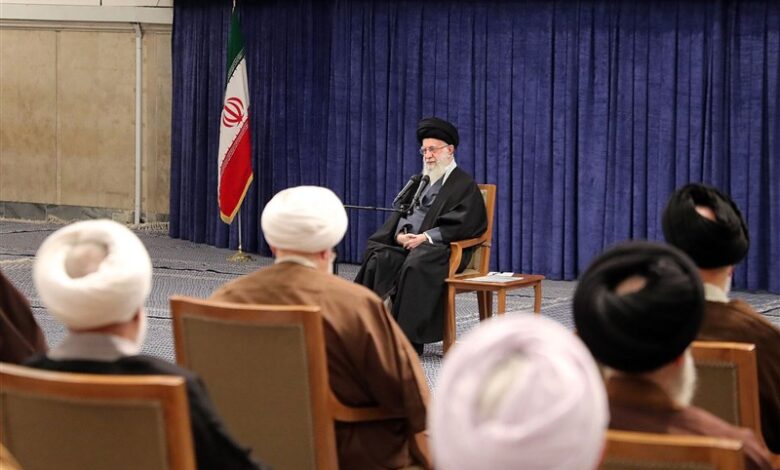 رهبر انقلاب در دیدار اعضای خبرگان: نمایندگان جدید مراقب باشند کام ملت و فضای سیاسی کشور تلخ نشود