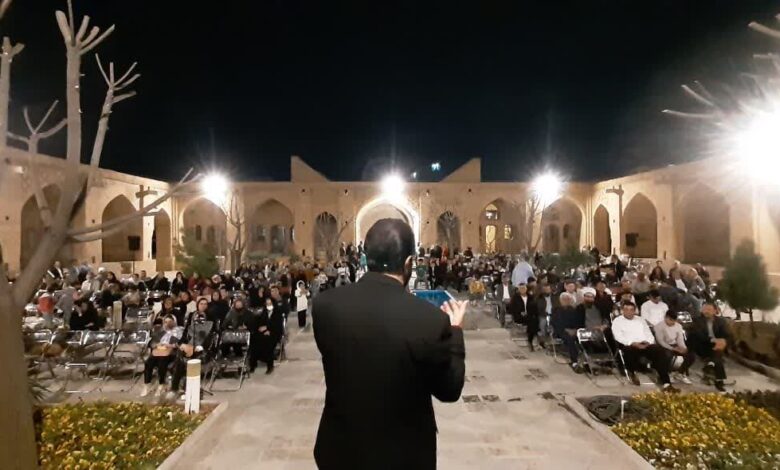 جشن رمضان شهرستان رباط کریم در کاروانسرای حاج کمال برگزار شد
