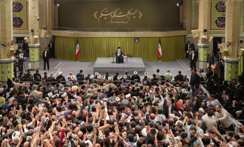 رهبر انقلاب: سرافرازی به مشارکت حداکثری در انتخابات است