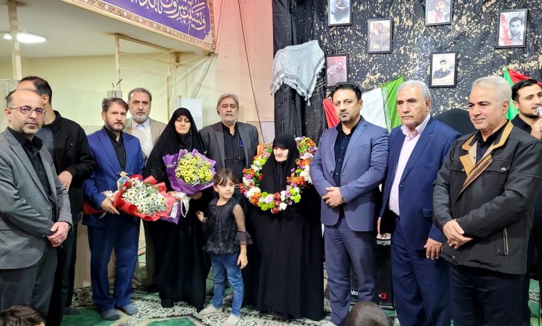 شهردار و اعضای شورای اسلامی شهر پرند از خانواده شهید مدافع حرم تجلیل کردند