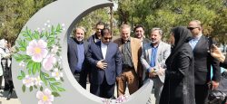 بازدید شهردار رباط کریم از جشنواره تخم مرغ های رنگی