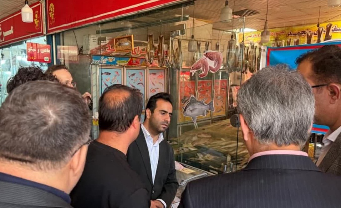 نظارت معاون فرمانداری رباط‌کریم بر اصناف پرند / ۳ واحد متخلف پلمب شد